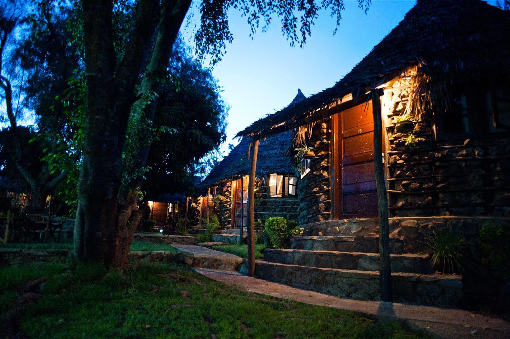 L Oasis Lodge And Restaurant Arusha Exterior photo